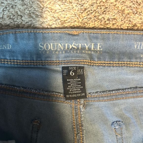 Light wash Soundstyle girlfriend jeans! size 6 on the tag - Picture 2 of 3